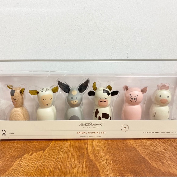 ❌SOLD❌ Hearth & Hand | Wooden Red Truck & Animals - Picture 6 of 6